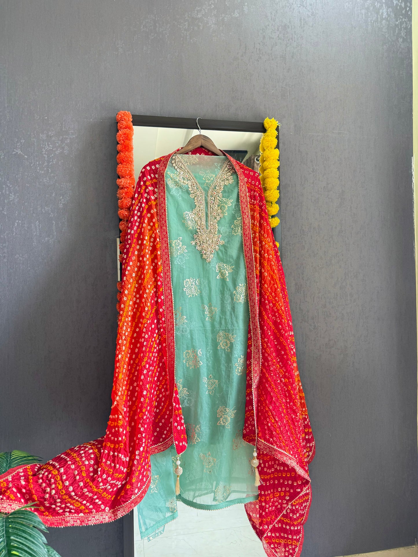 Zardozi bandhani suit