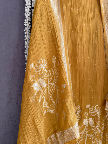 Luxurious crush benarsi lotus suit