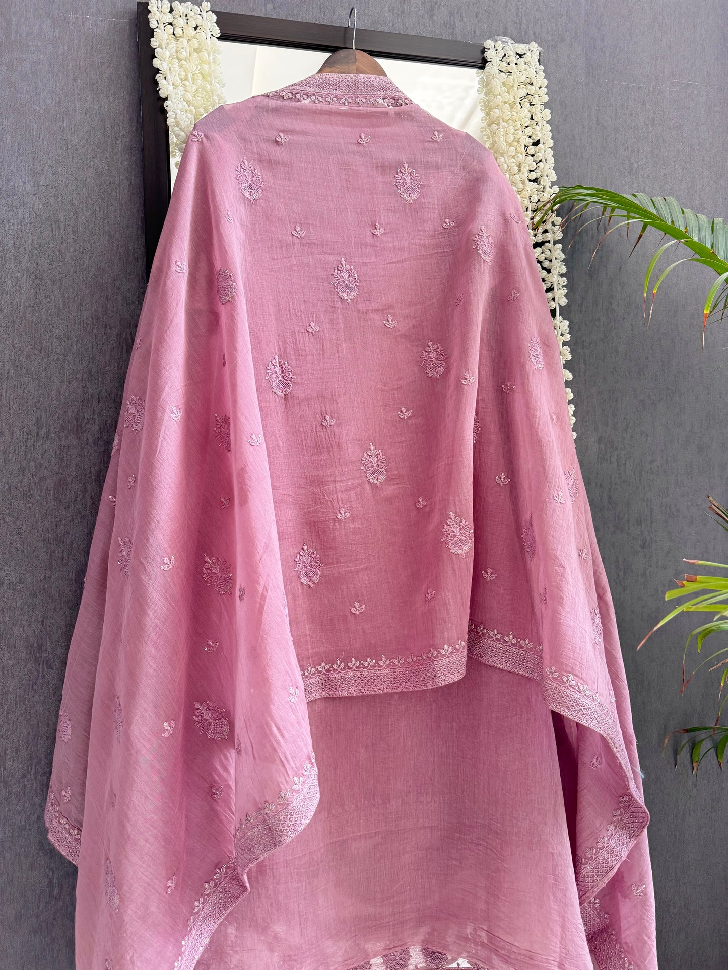 Luxurious Mul chanderi lucknowi bouquet suit