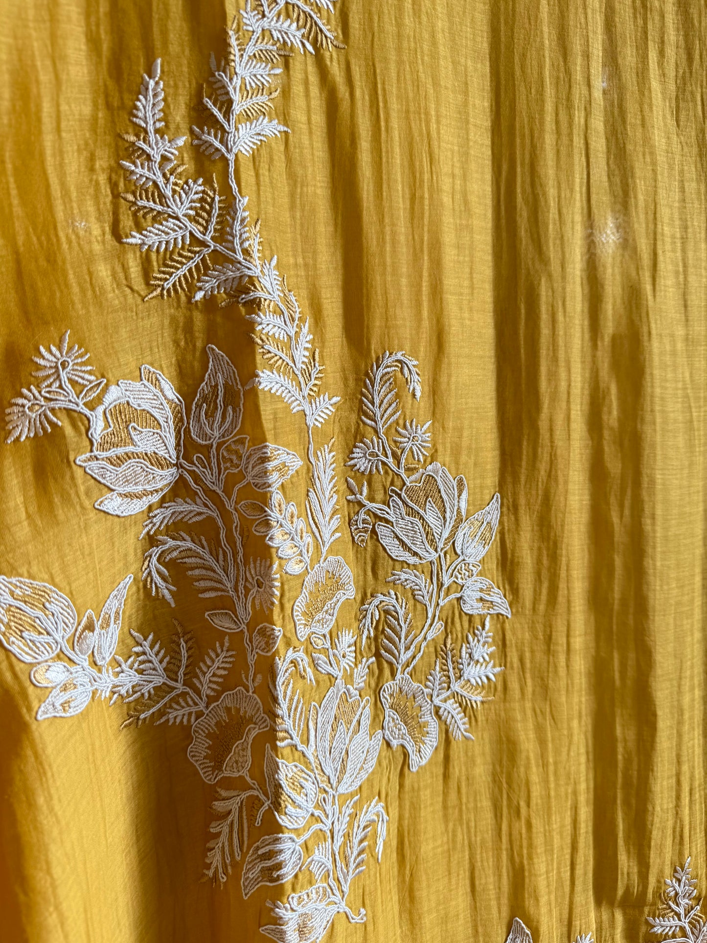 Luxurious aari work Mul chanderi suit