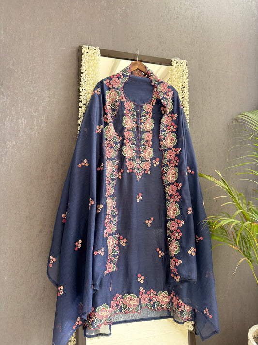 Luxurious Mul chanderi floral Threadwork suit