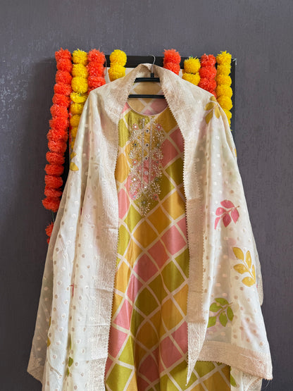 Handpainted Benarsi handwork suit