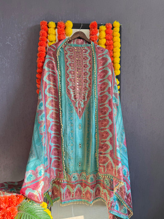 Luxurious bandhani hearts kundan suit