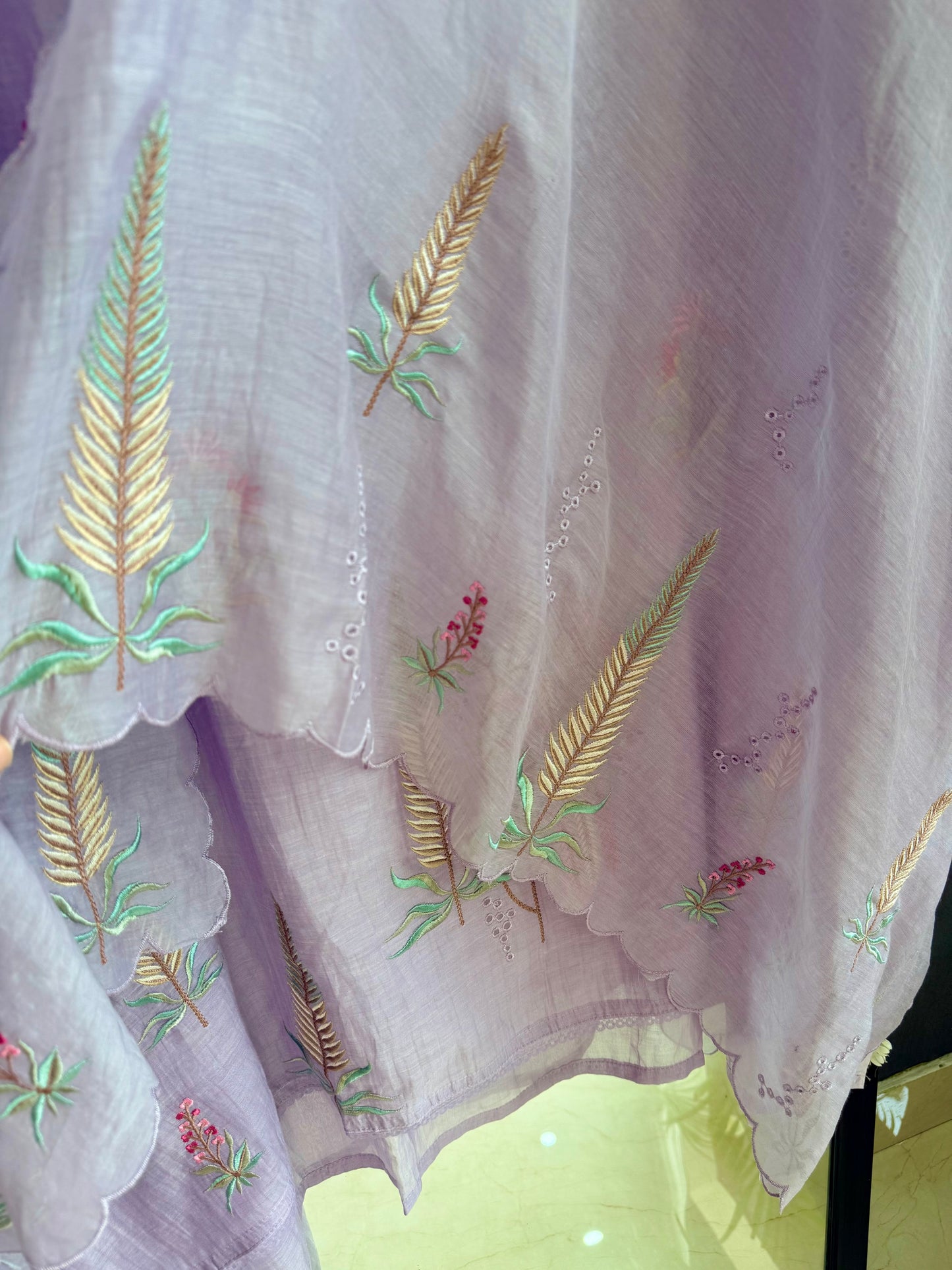 Luxurious Mul chanderi floral springs suit