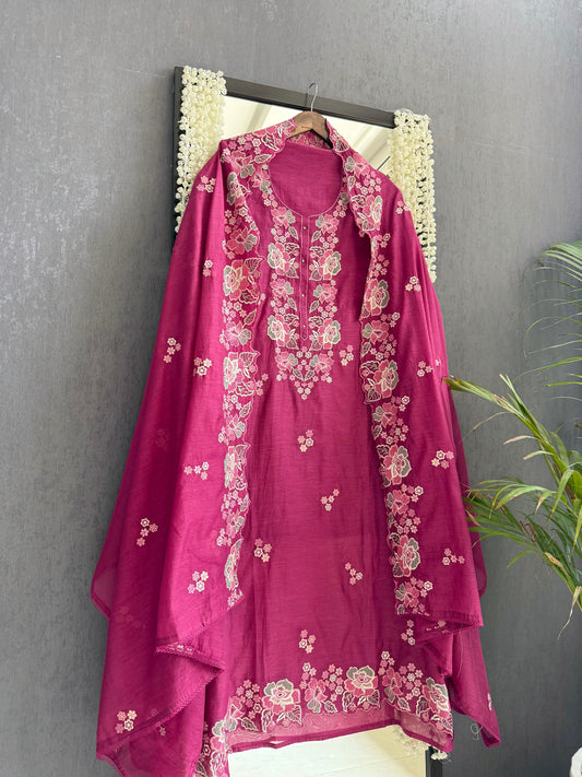 Luxurious Mul chanderi floral Threadwork suit