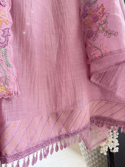 Luxurious Mul chanderi threadwork 3d floral suit