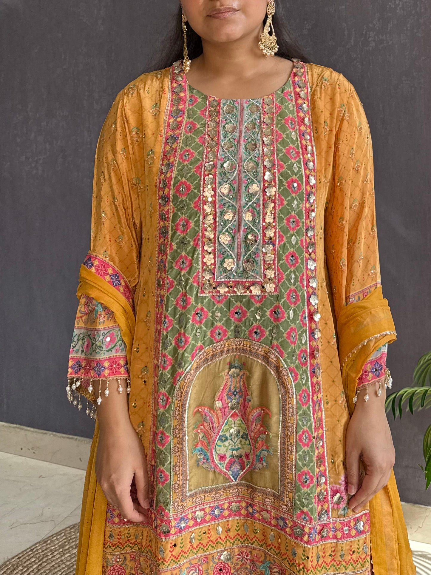 Zari embroidered Pakistani Suit
