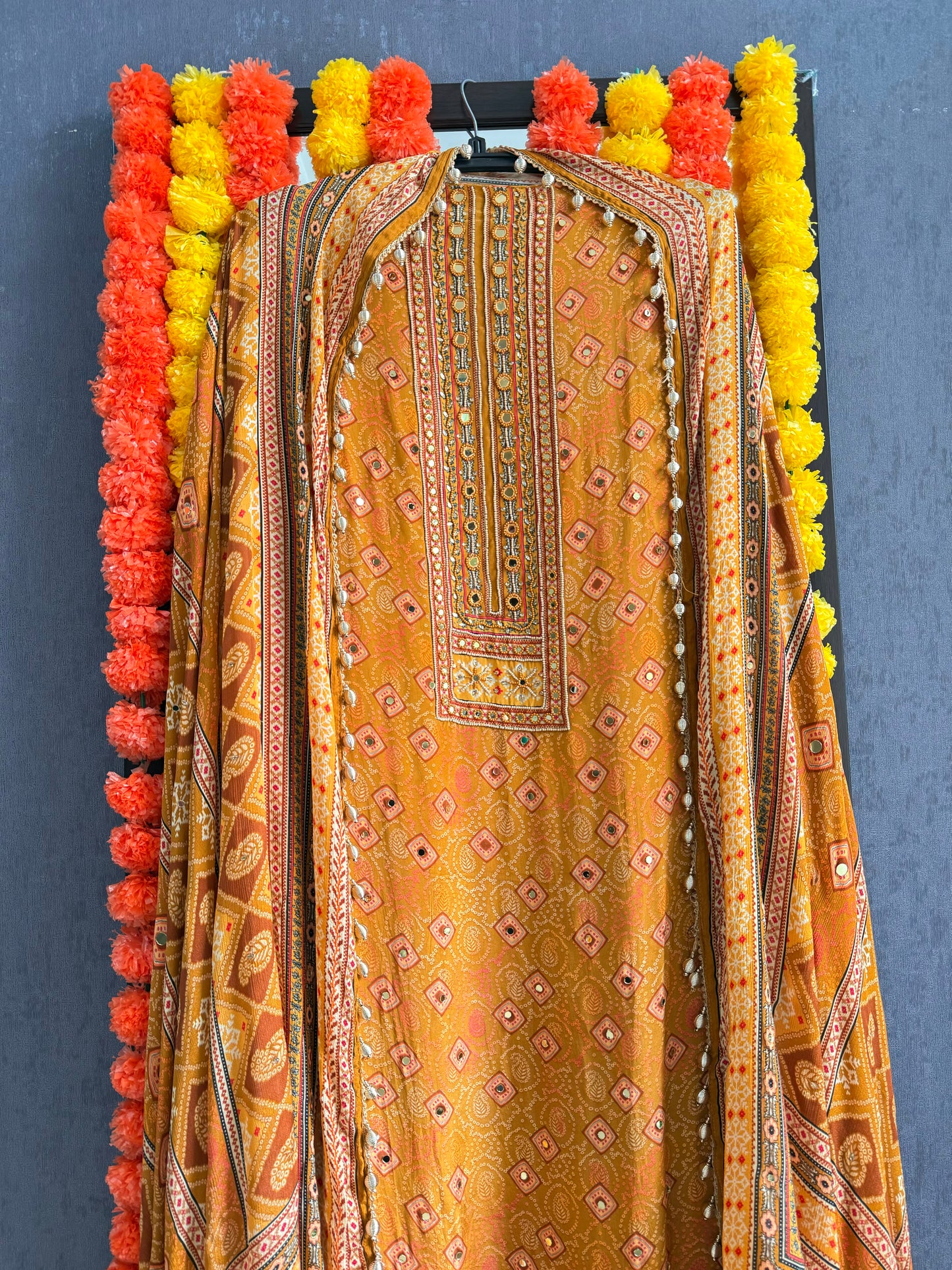 Premium crepe pakistani bandhani suit