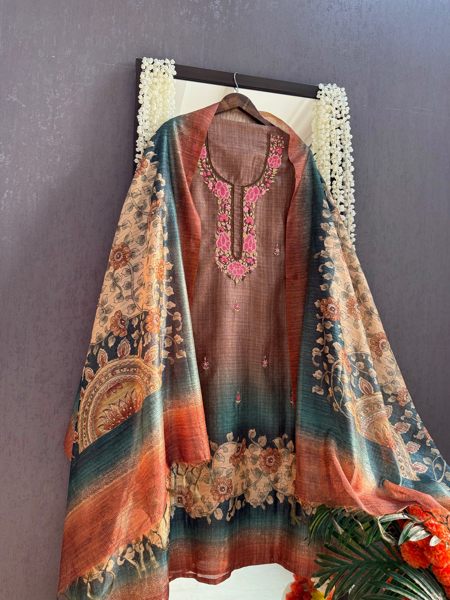 Pure linen frenchknot kalamkari suit