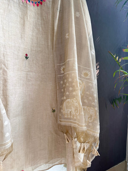 Linen frenchknot suit