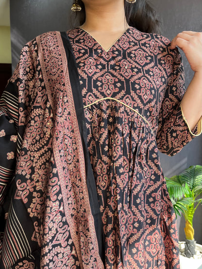 Alia cut printed suit set