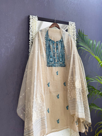 Linen paisley frenchknot suit