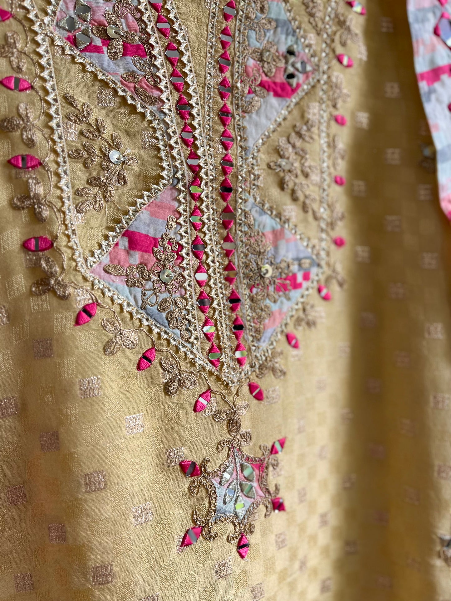Luxurious sheesha aari work Tissue silk suit