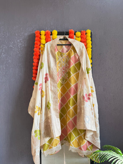 Handpainted Benarsi handwork suit