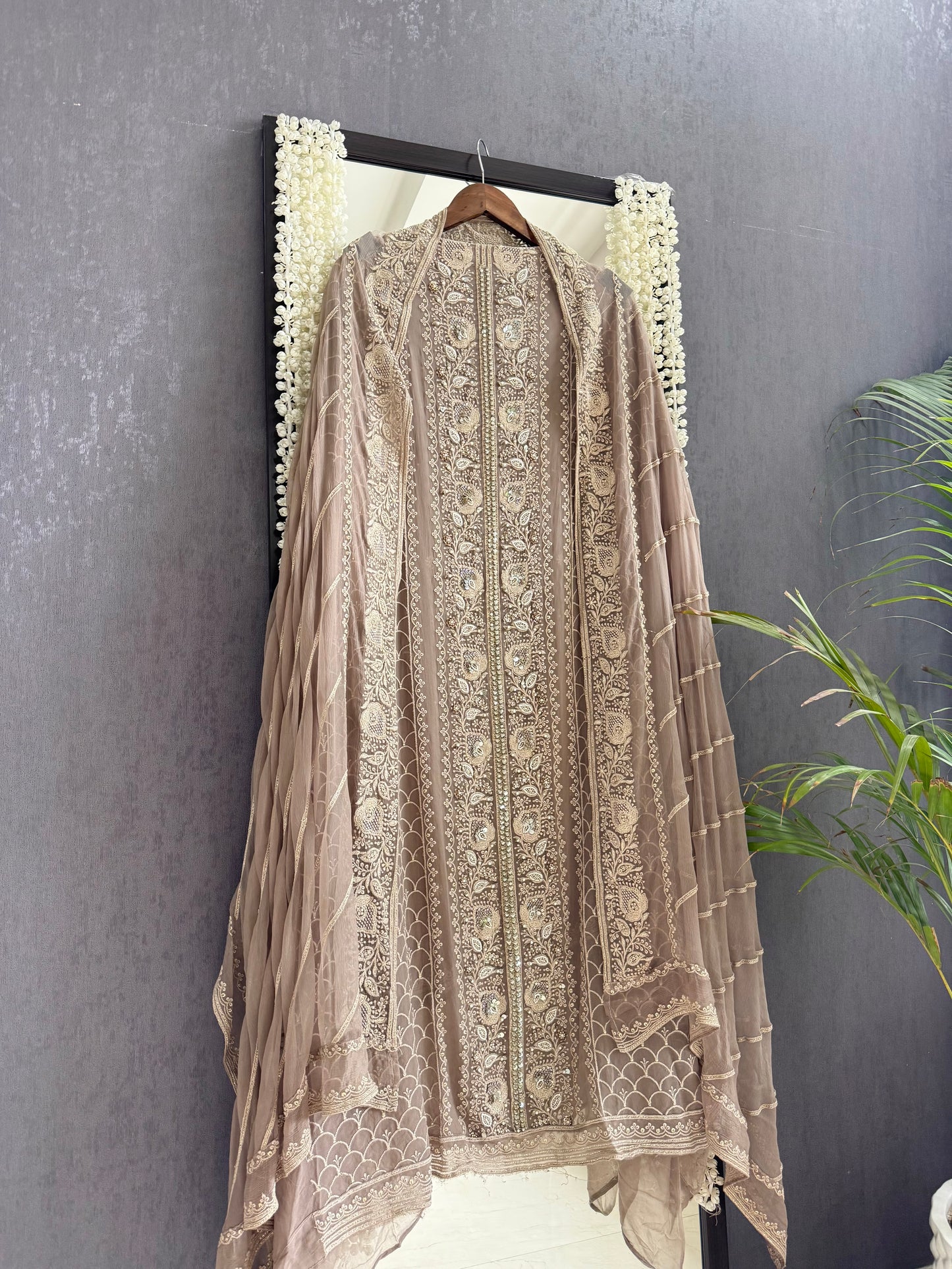 Lucknowi handwork suit