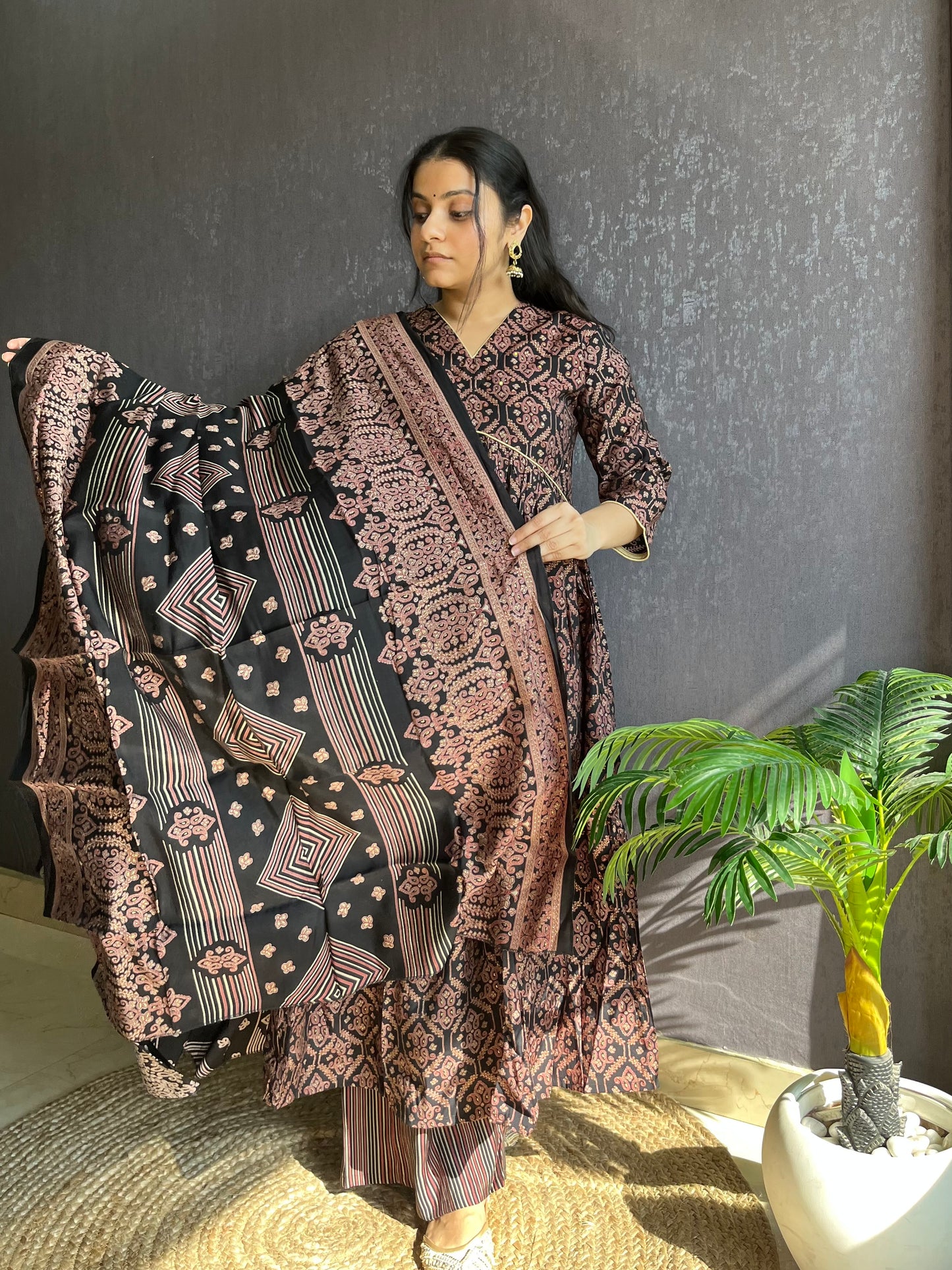 Alia cut printed suit set