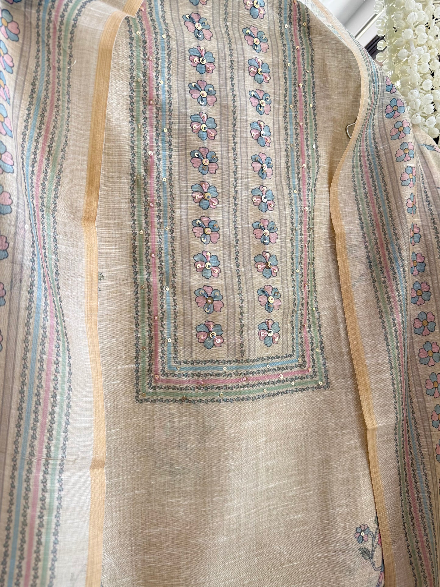 Linen handwork birds suit