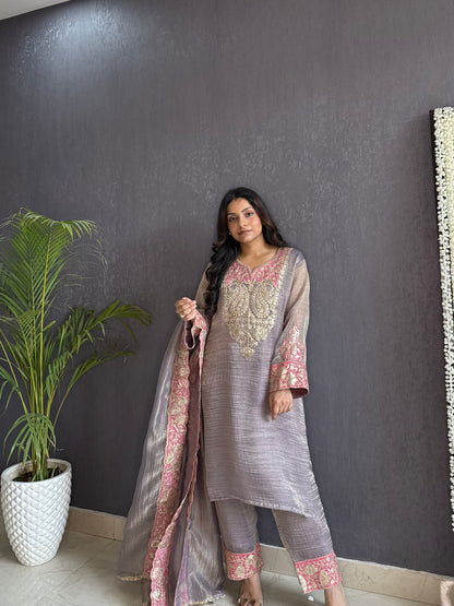 Luxurious crush tissue aari work set