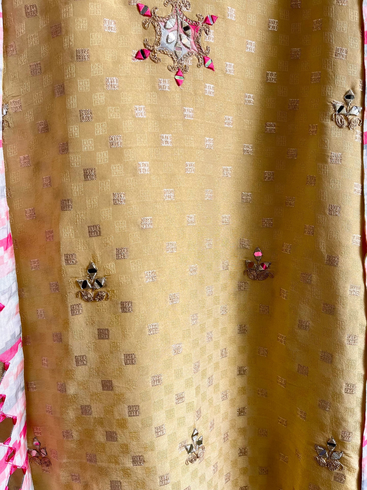 Luxurious sheesha aari work Tissue silk suit
