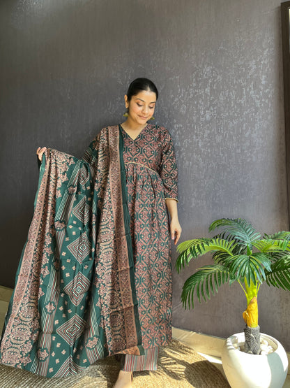 Alia cut printed suit set