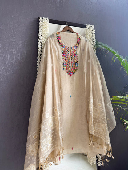 Linen frenchknot suit