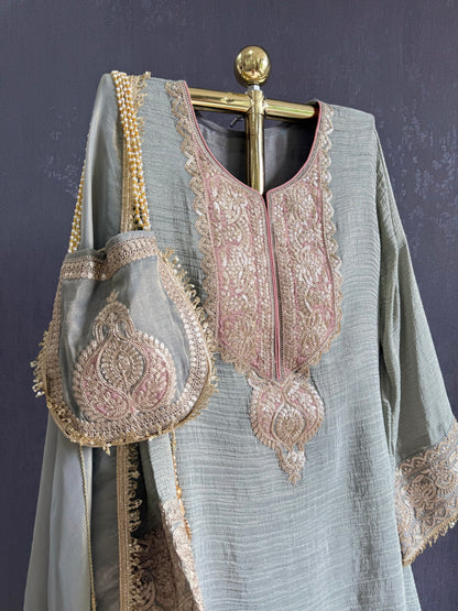 Luxurious crush tissue aari work set