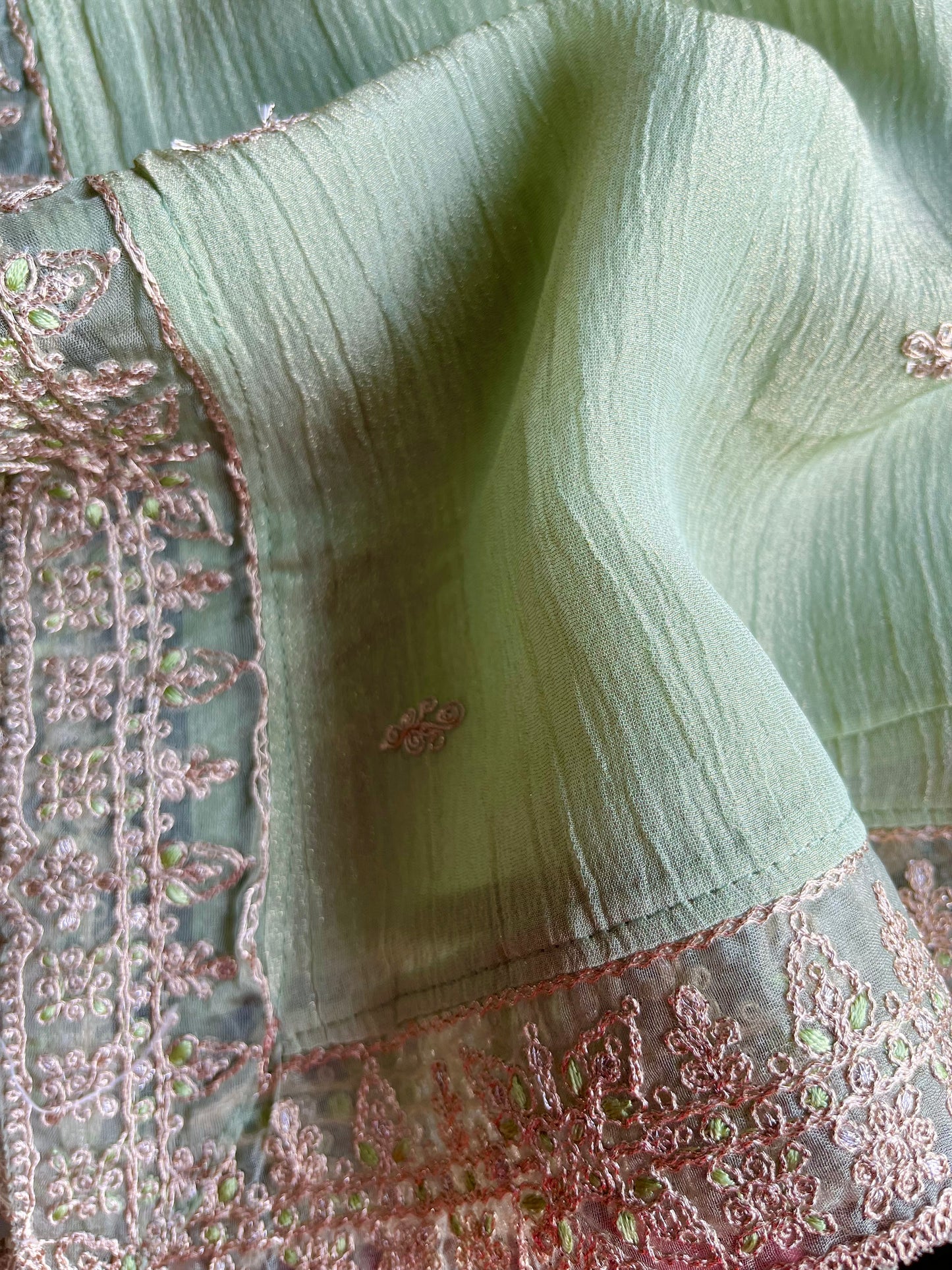 Crush tissue aari work suit