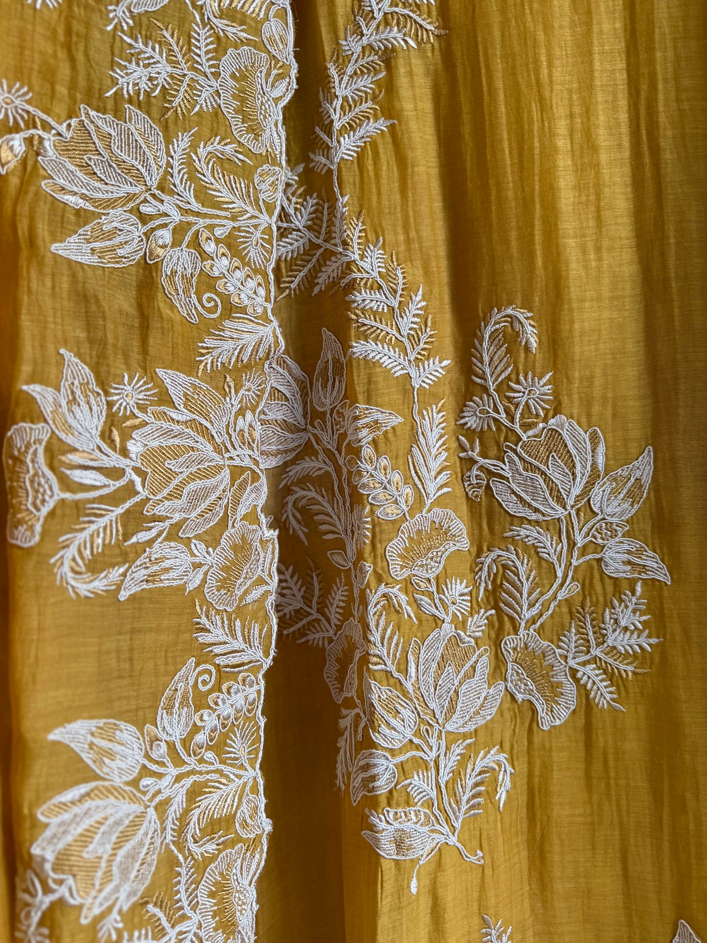 Luxurious aari work Mul chanderi suit