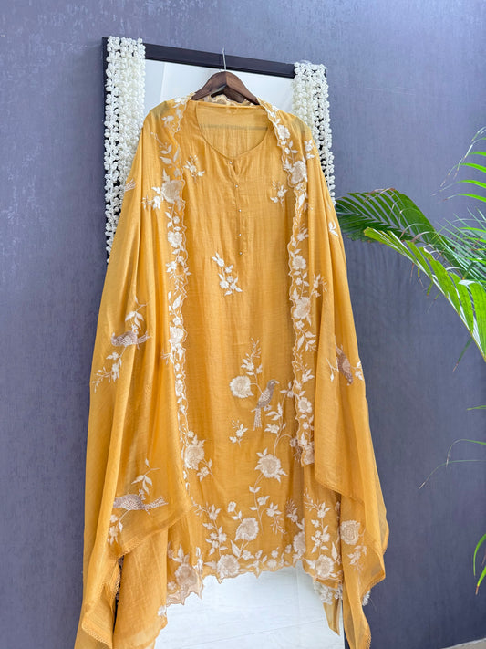 Luxurious Mul chanderi parsi thread suit