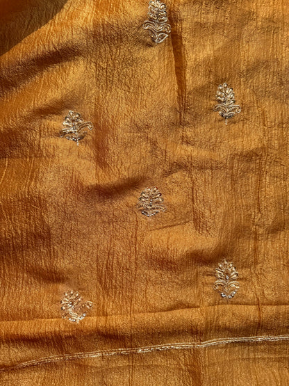 Luxurious Heeramandi suit