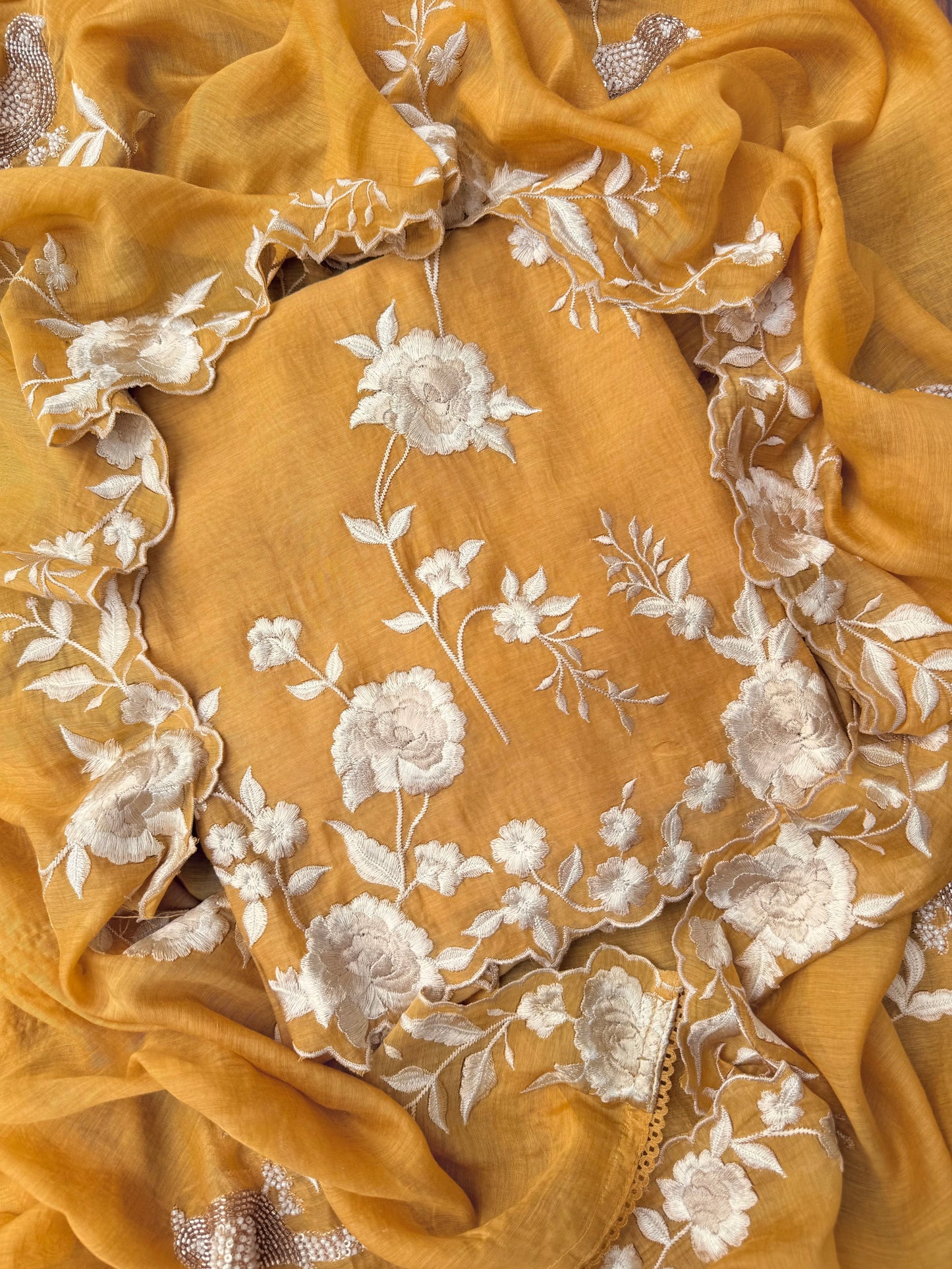 Luxurious Mul chanderi parsi thread suit