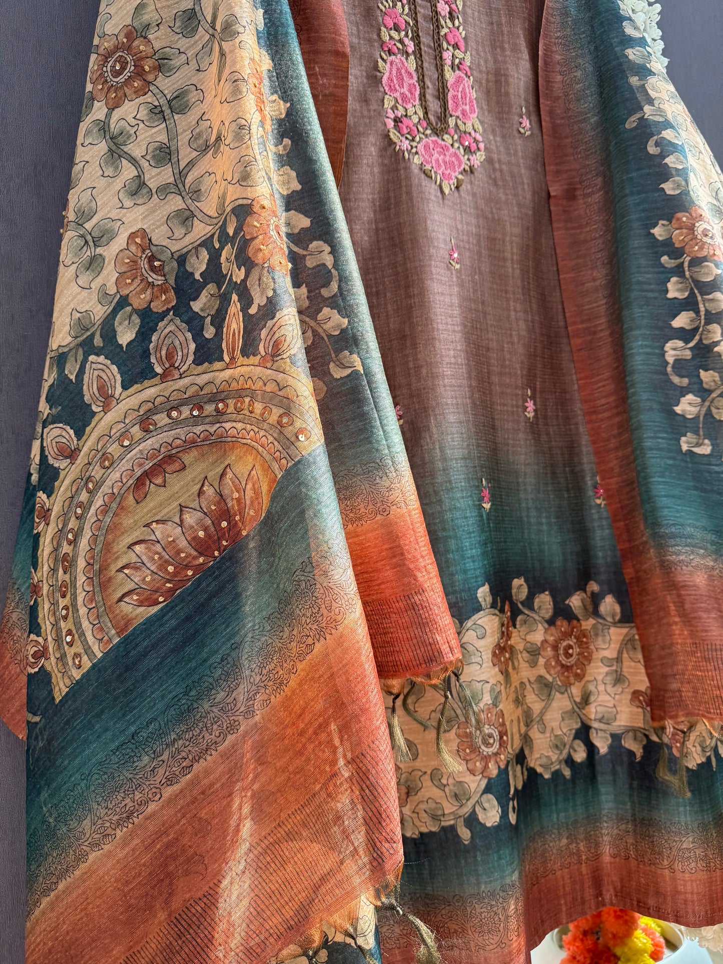 Pure linen frenchknot kalamkari suit