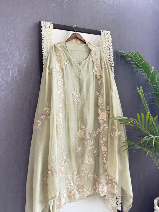 Luxurious Mul chanderi parsi thread suit