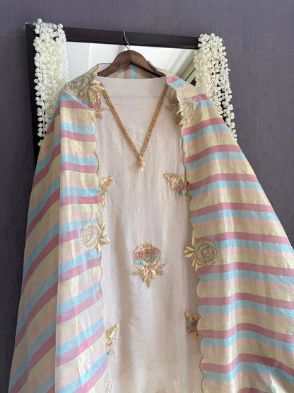 Luxurious roses appliqué handwork suit