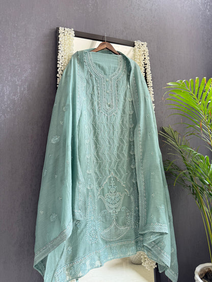Luxurious Mul chanderi lucknowi bouquet suit