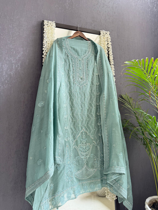 Luxurious Mul chanderi lucknowi bouquet suit