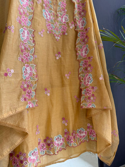 Luxurious Mul chanderi floral Threadwork suit