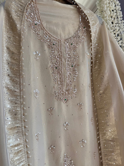 Luxurious handwork suit