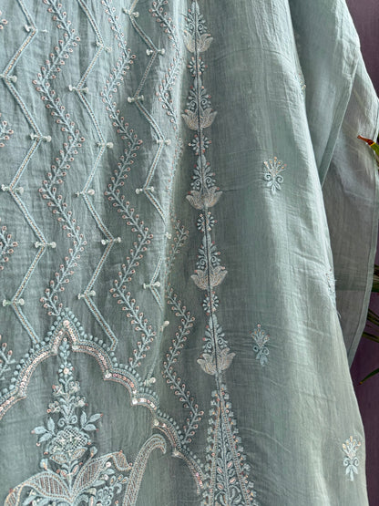 Luxurious Mul chanderi lucknowi bouquet suit