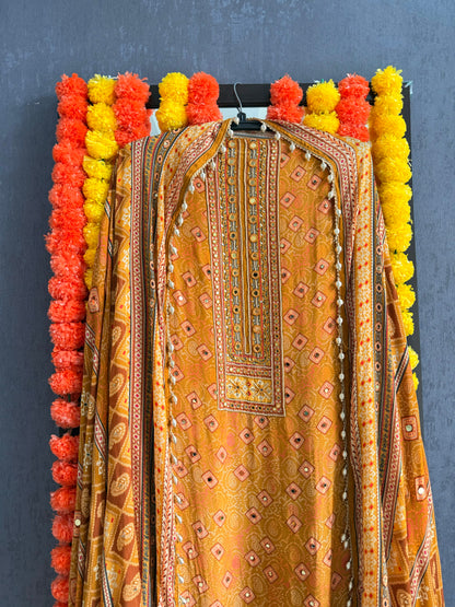 Premium crepe pakistani bandhani suit