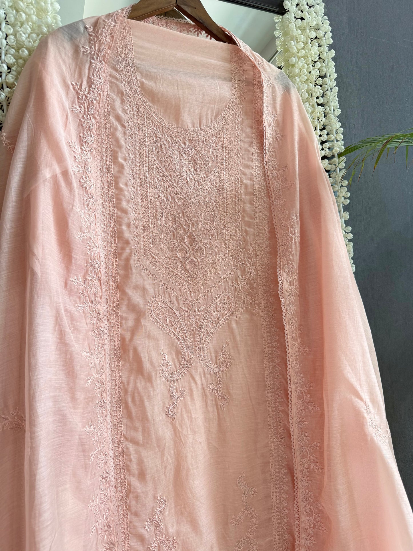 Luxurious Mul chanderi monochromatic thread work suit