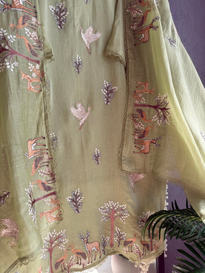 Luxurious Mul chanderi deers swans suit