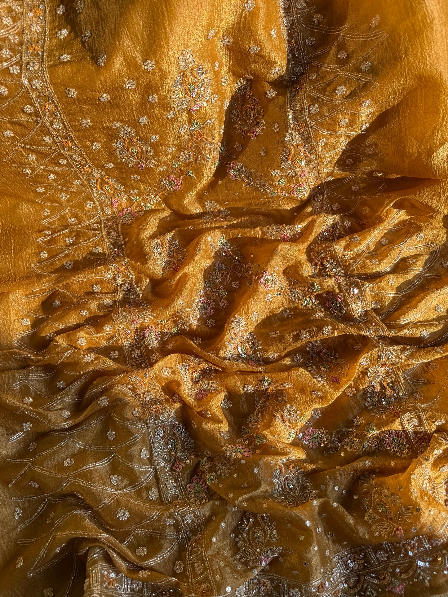 Luxurious Heeramandi suit