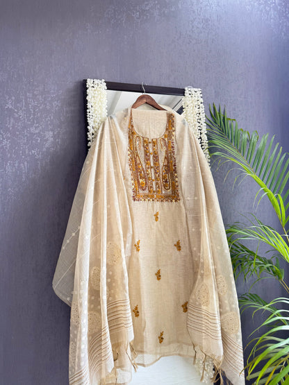 Linen paisley frenchknot suit