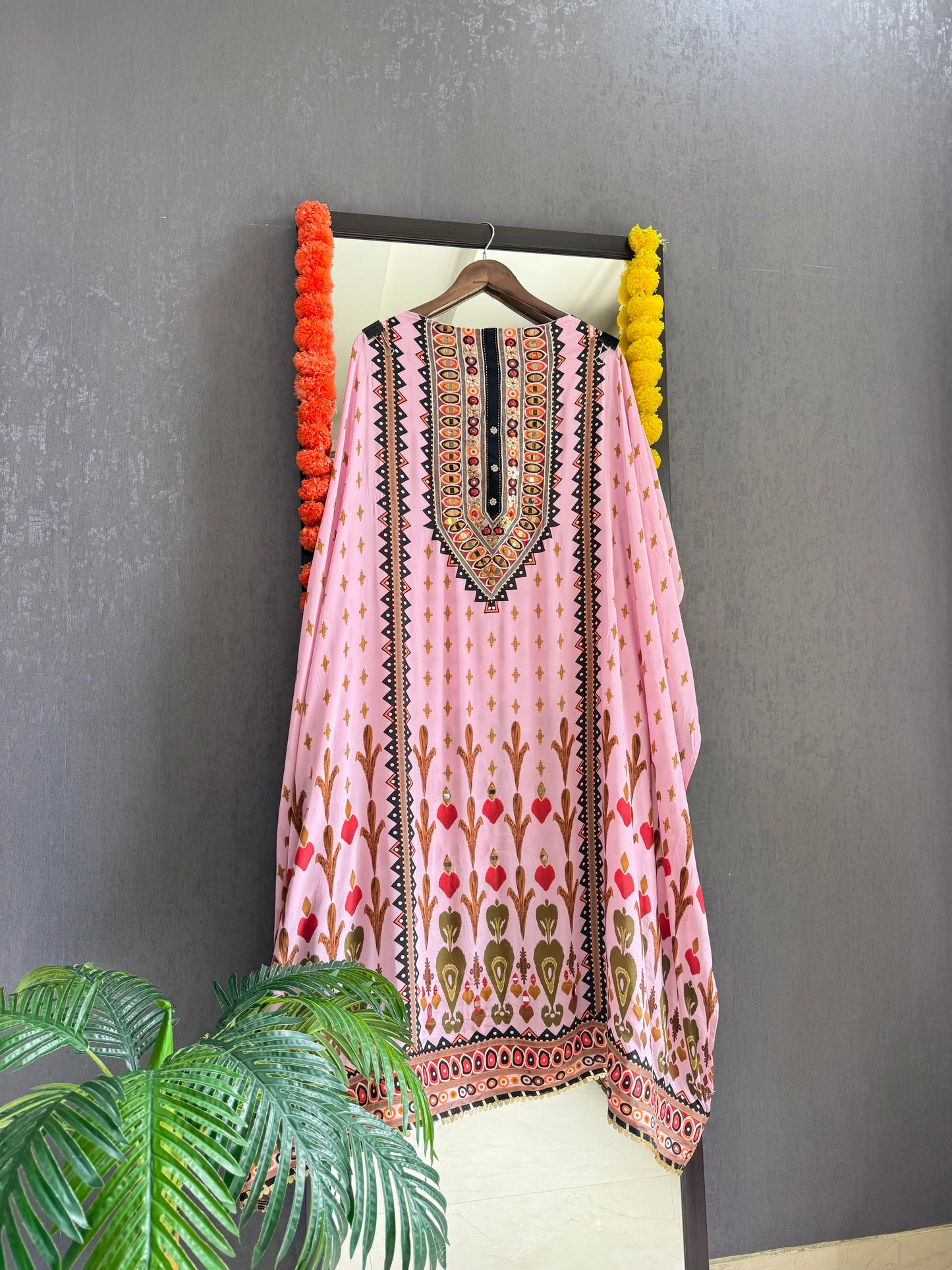 Pure crepe luxurious batik mirror suit