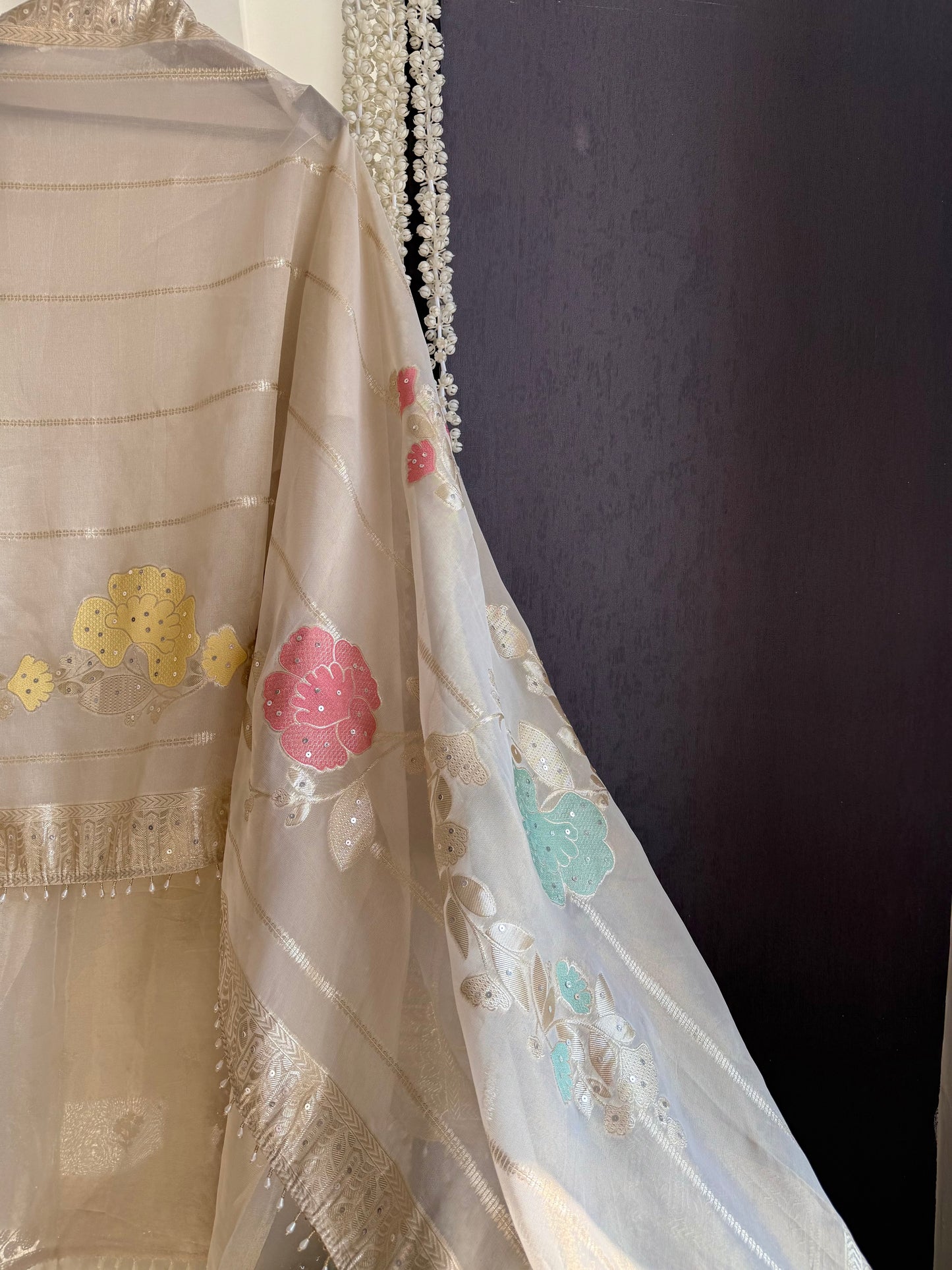 Luxurious handwork suit