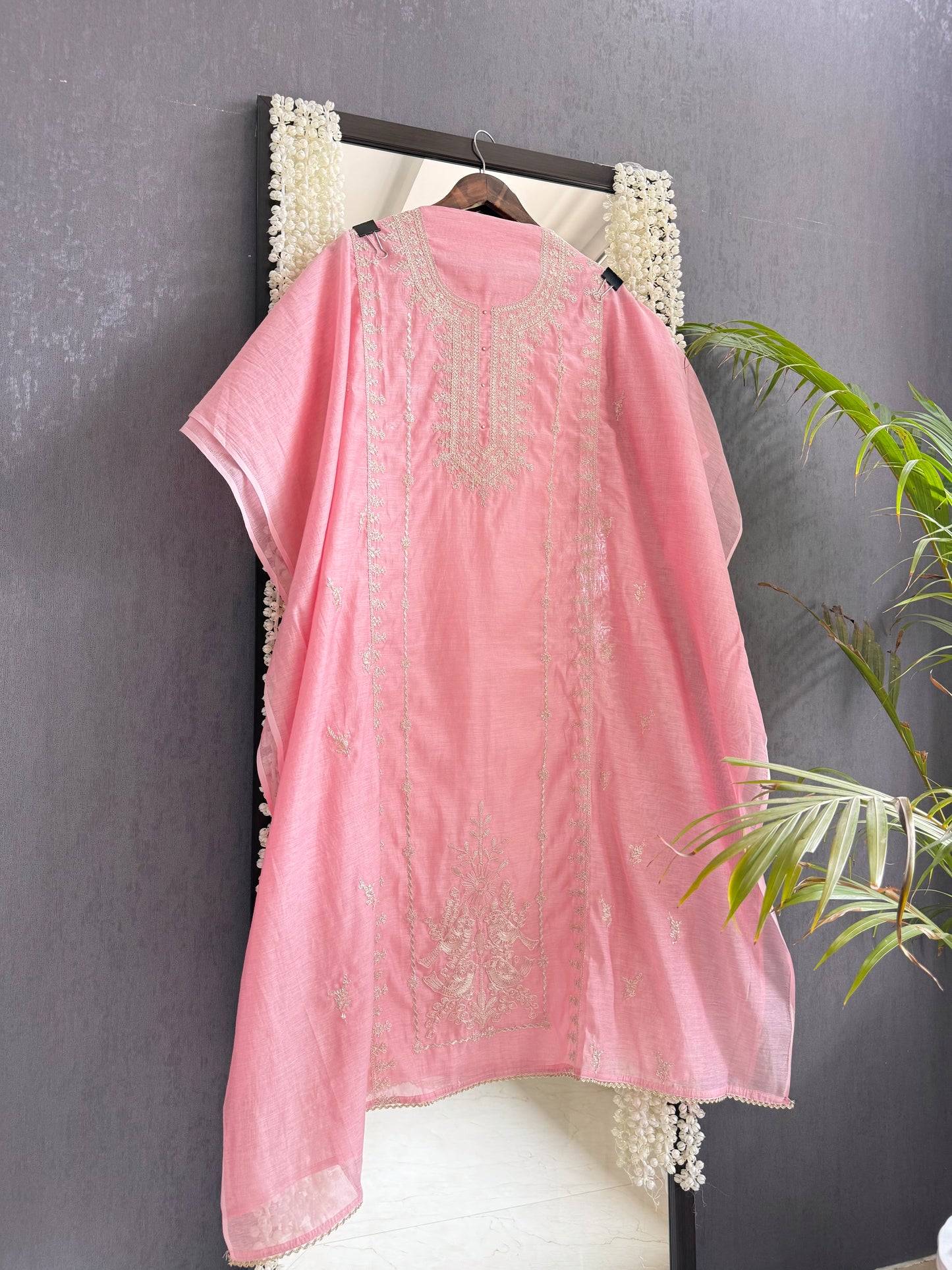 Luxurious Mul chanderi dori sitara suit