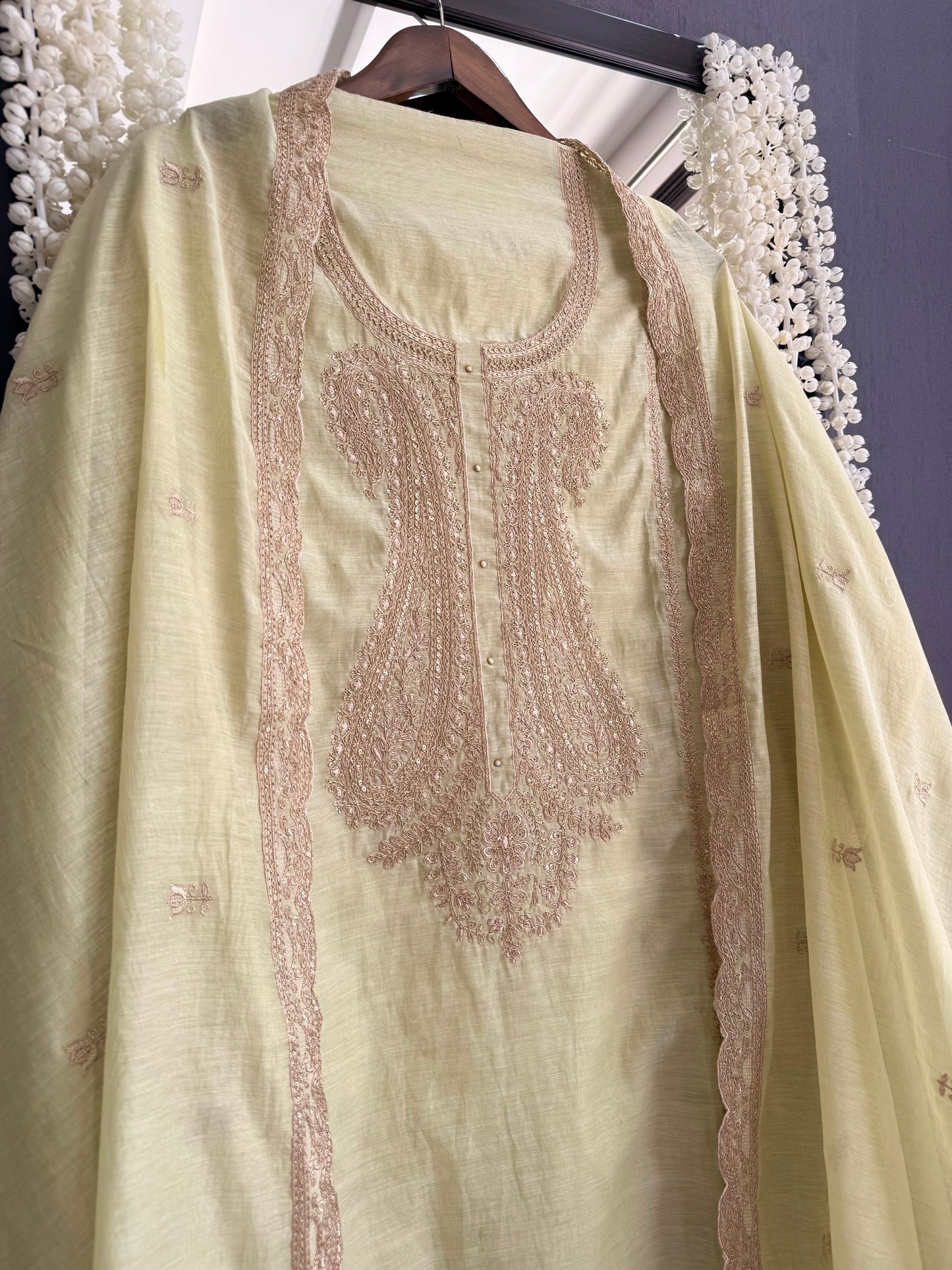 Luxurious Mul chanderi dori sitara suit