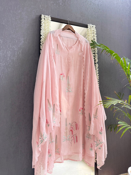 Luxurious Mul chanderi floral springs suit