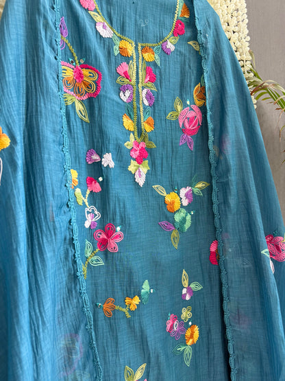Luxurious Mul chanderi Frenchknot mirror work suit